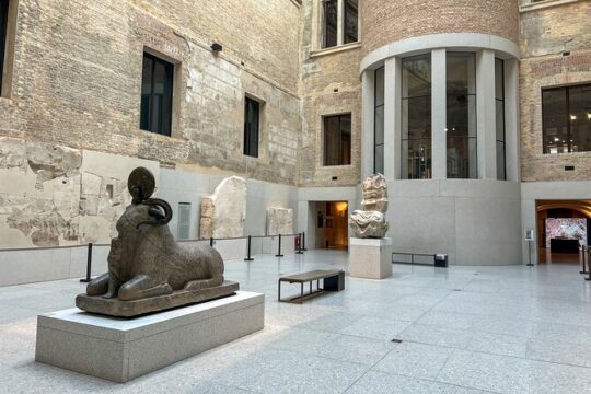 Berlin Neues Museum's Treasures with Nefertiti Bust Private Tour